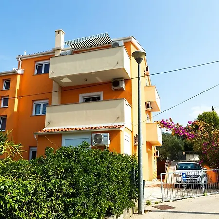 Apartment Orange